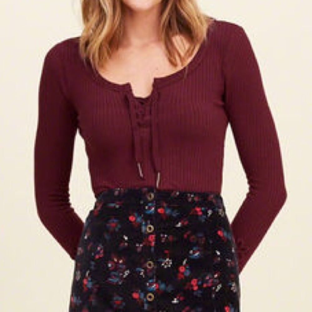 ❌SOLD❌Hollister Maroon Lace up Ribbed Henley